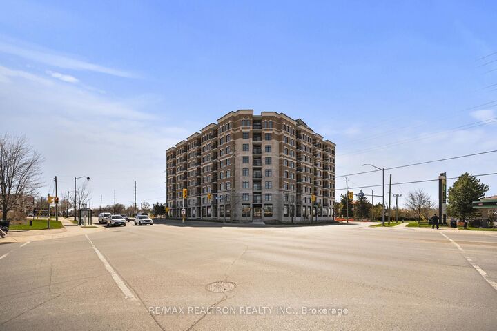 Property Photo:  5917 Main Street Ph811  ON L4A 5G4 