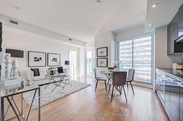 Property Photo:  117 McMahon Drive 303  ON M2K 0E4 