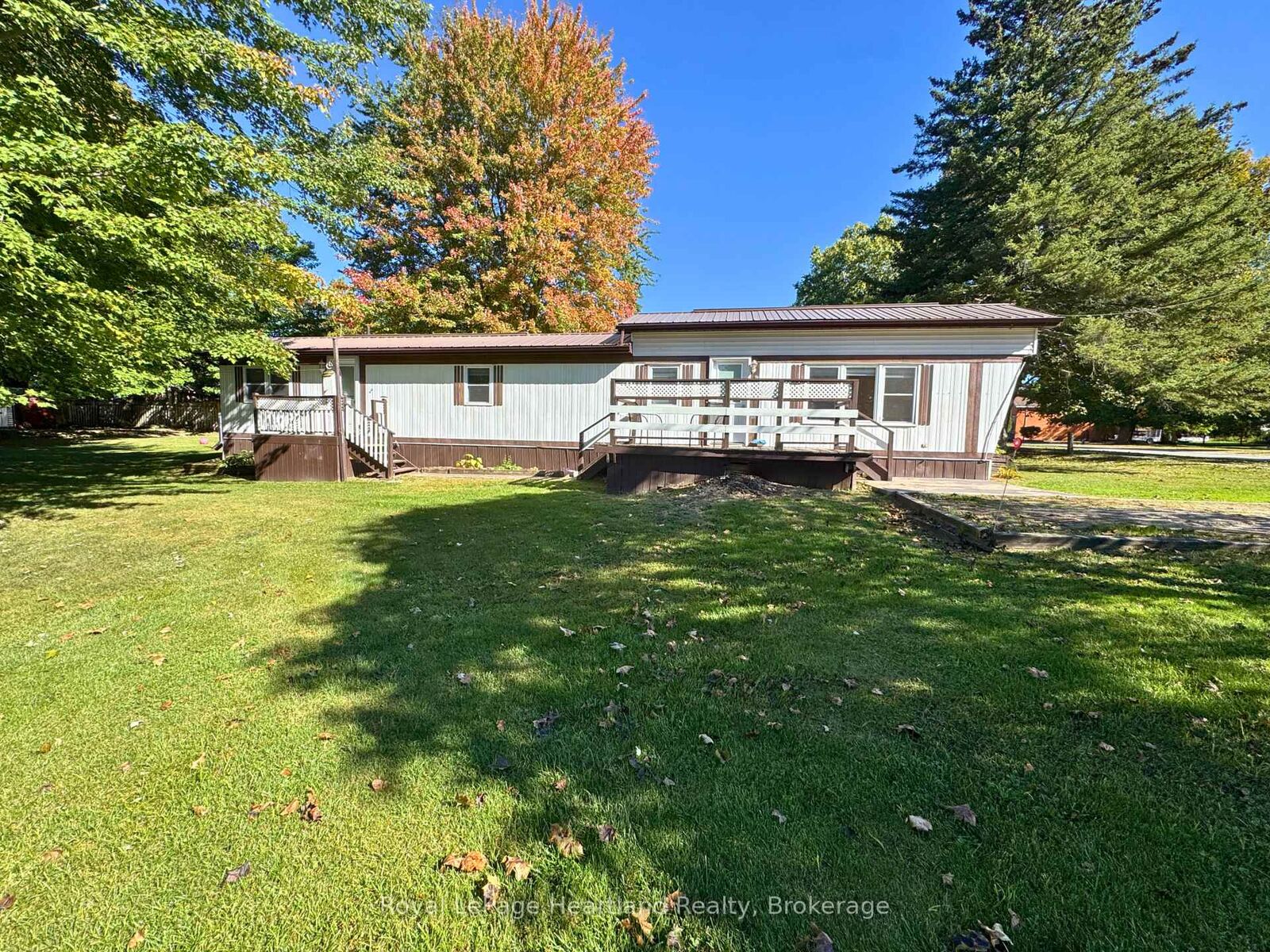 Property Photo:  62 Clyde Street  ON N0G 1G0 