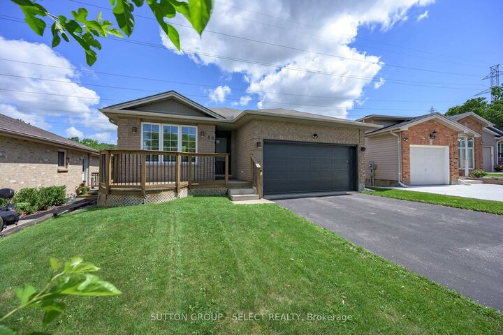 Property Photo:  58 Eula White Place  ON N5Z 5C2 