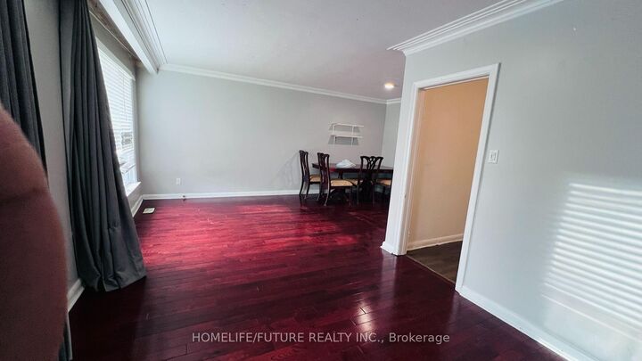 Property Photo:  7 Perivale Crescent Main  ON M1J 2B9 