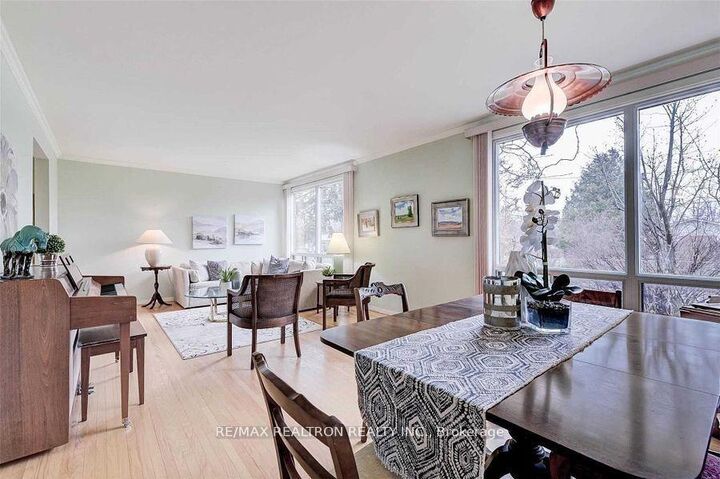 Property Photo: 255 Confederation Drive ON M1G 1B4