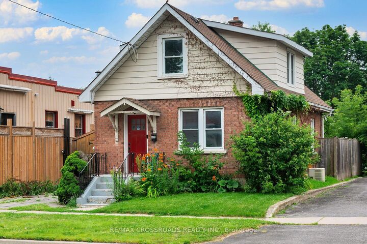 Property Photo:  313 Olive Avenue  ON L1H 2P5 
