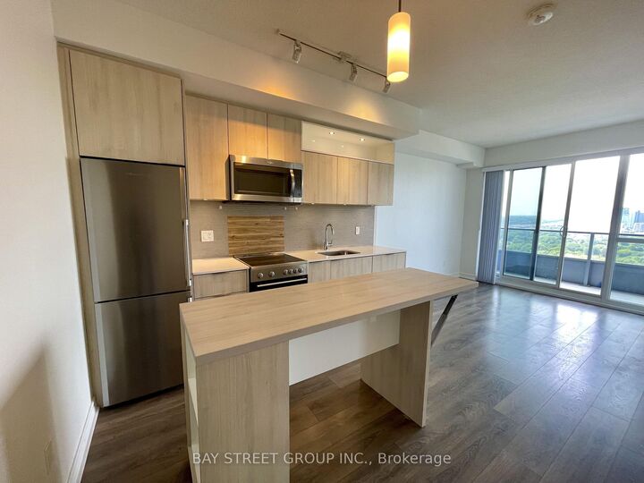 Property Photo:  50 Forest Manor Road 1104  ON M2J 1M1 