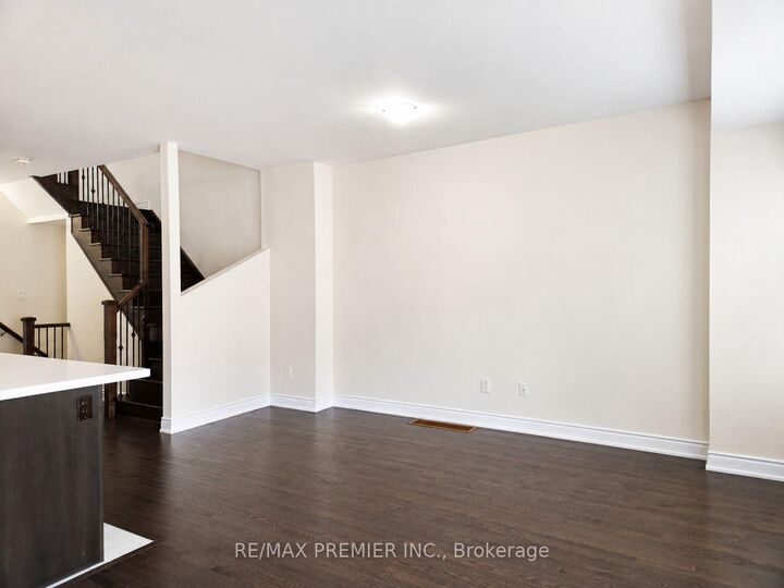 Property Photo:  34 Arnold Crescent  ON L9R 0T6 