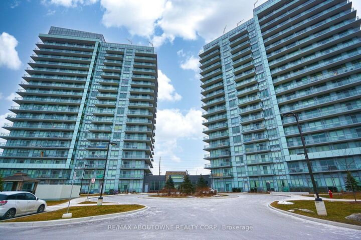 Property Photo:  4677 Glen Erin Drive 1202  ON L5M 2E3 