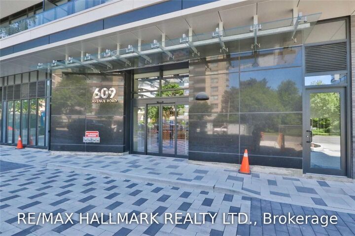 Property Photo: 609 Avenue Road 402 ON M4V 2K3