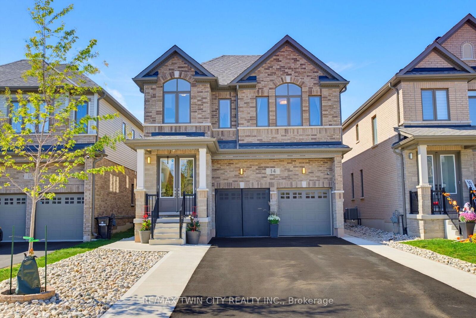 Property Photo:  14 Rustic Oak Trail  ON N0B 1E0 