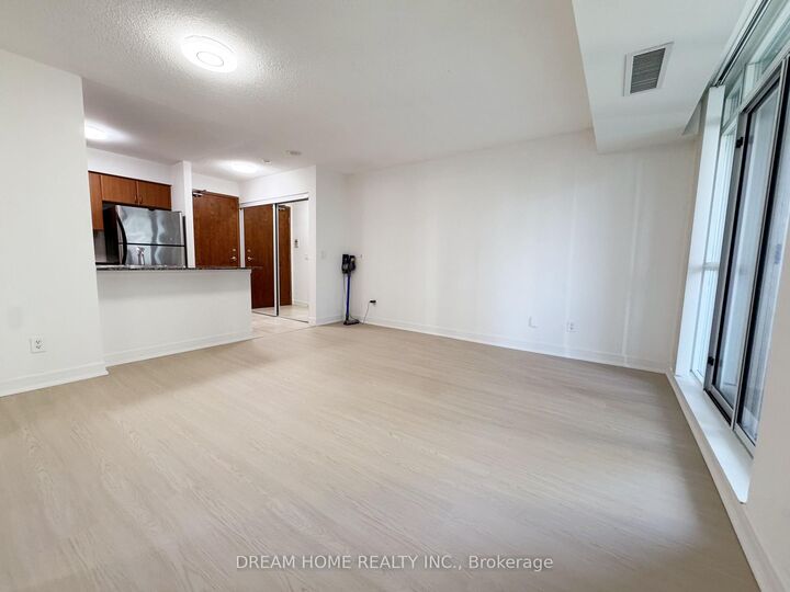 Property Photo:  35 Bales Avenue 605  ON M2N 7L7 