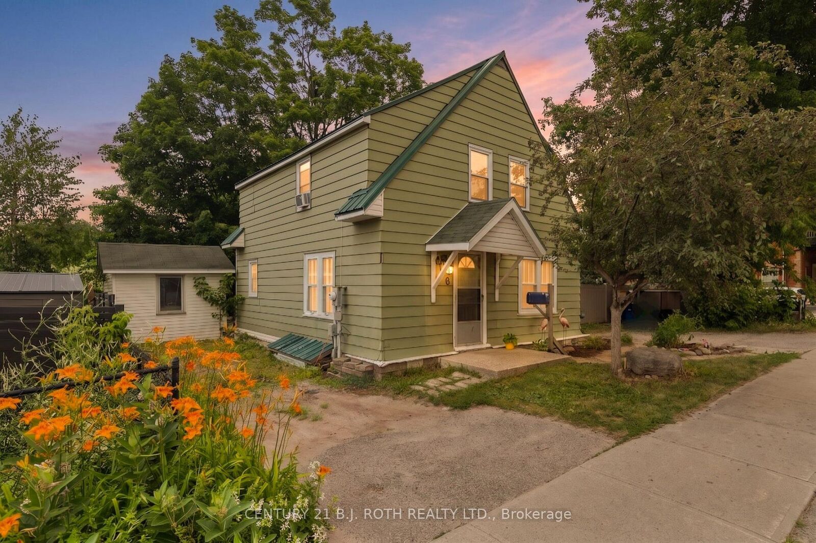 Property Photo:  356 West Street N  ON L3V 5E4 