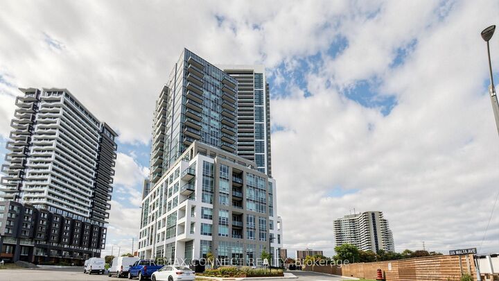 Property Photo:  209 Steeles Avenue W 2107  ON L6Y 0B5 