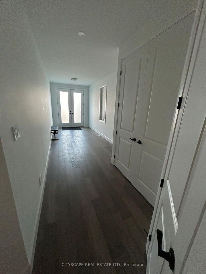 Property Photo:  3821 Ayrshire Avenue  ON N6B 1W3 