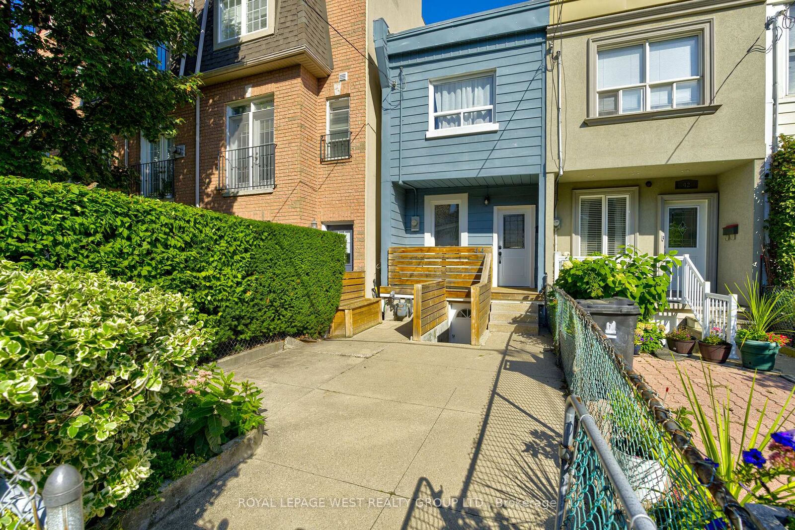 Property Photo:  44 Fisher Street  ON M6K 1V8 