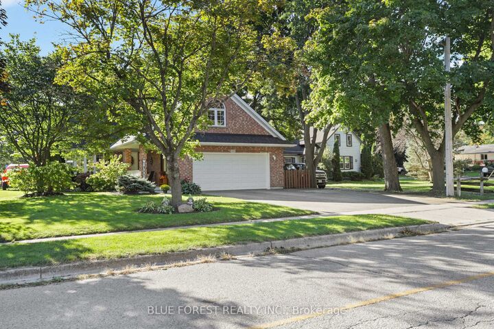 Property Photo:  143 Water Street  ON N0L 1M0 