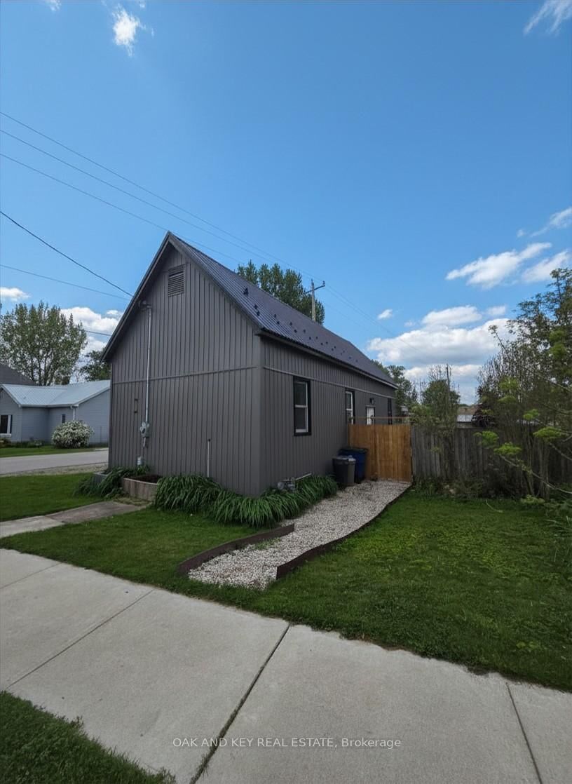 Property Photo:  22933 Hagerty Road  ON N0L 1Z0 
