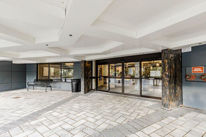 Property Photo:  716 The West Mall N/A 1405  ON M9C 4X6 
