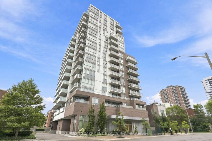 Property Photo:  8 Ann Street 902  ON L5G 3E6 