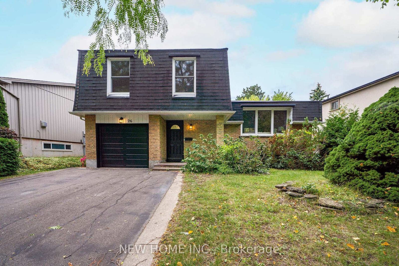 Property Photo:  26 Penwick Crescent  ON L4C 5B4 