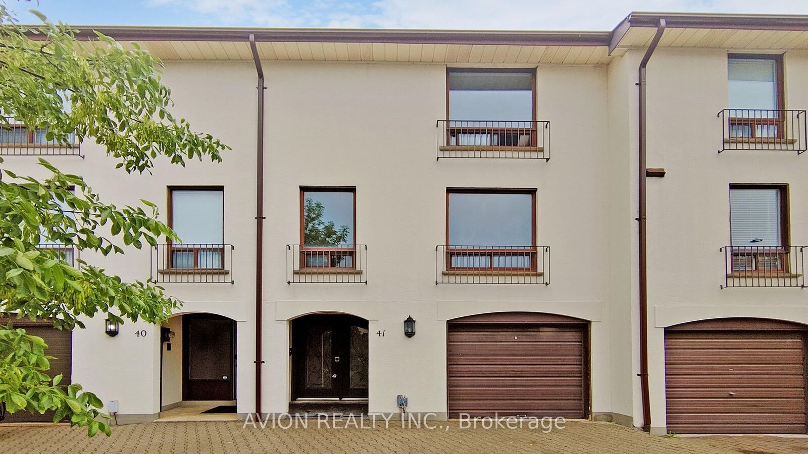 Property Photo:  6679 Shelter Bay Road 41  ON L5N 2A2 