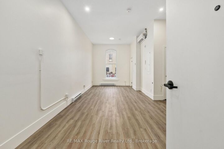 Property Photo:  29A King Street W 203  ON K9A 2M1 