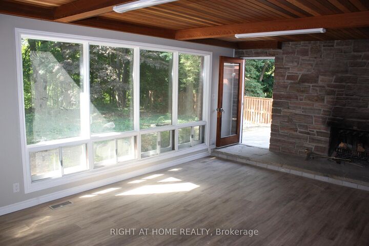 Property Photo:  16 Dunning Crescent  ON M8W 4S8 