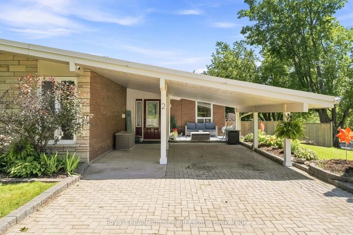 Property Photo:  2 Crestwood Avenue  ON K9J 1M8 
