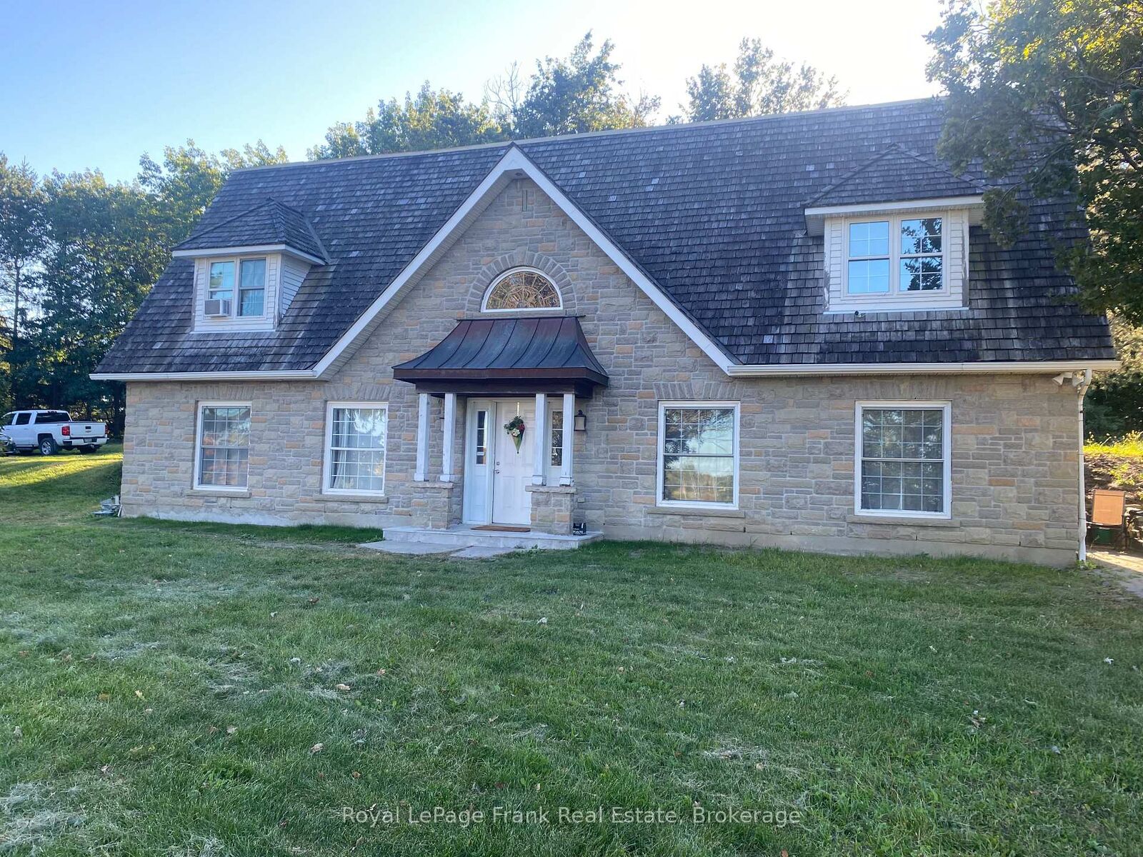 Property Photo:  2590 Taunton Road  ON L1C 7A9 