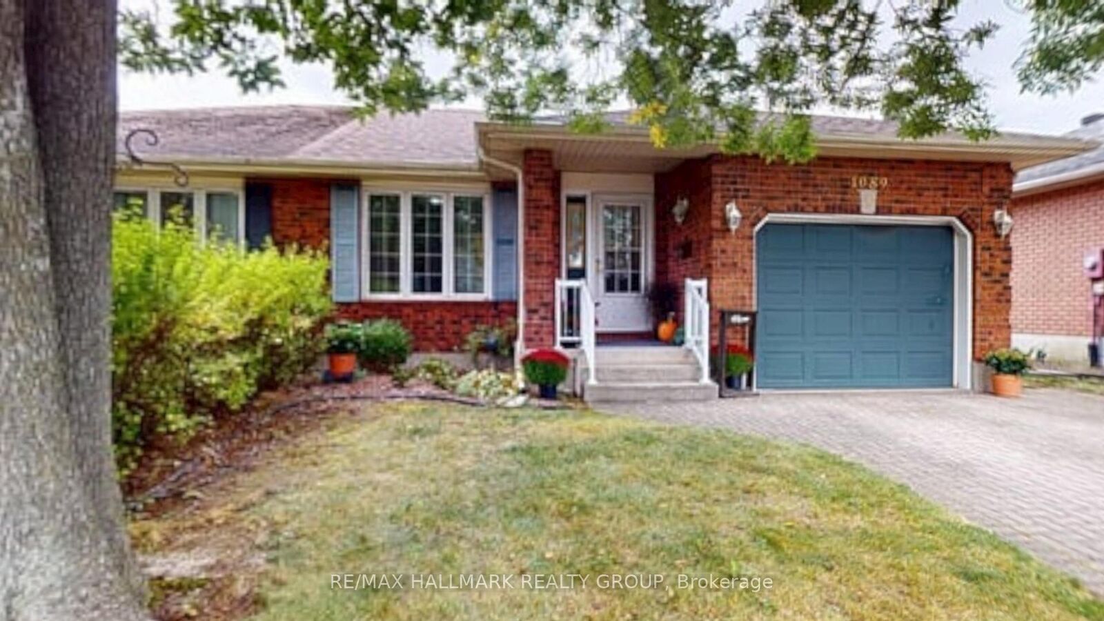 Property Photo:  1089 Bridlewood Drive  ON K6V 7G2 