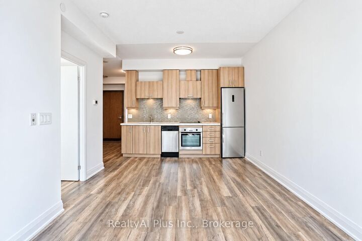 Property Photo:  28 Uptown Drive 301  ON L3R 5M8 