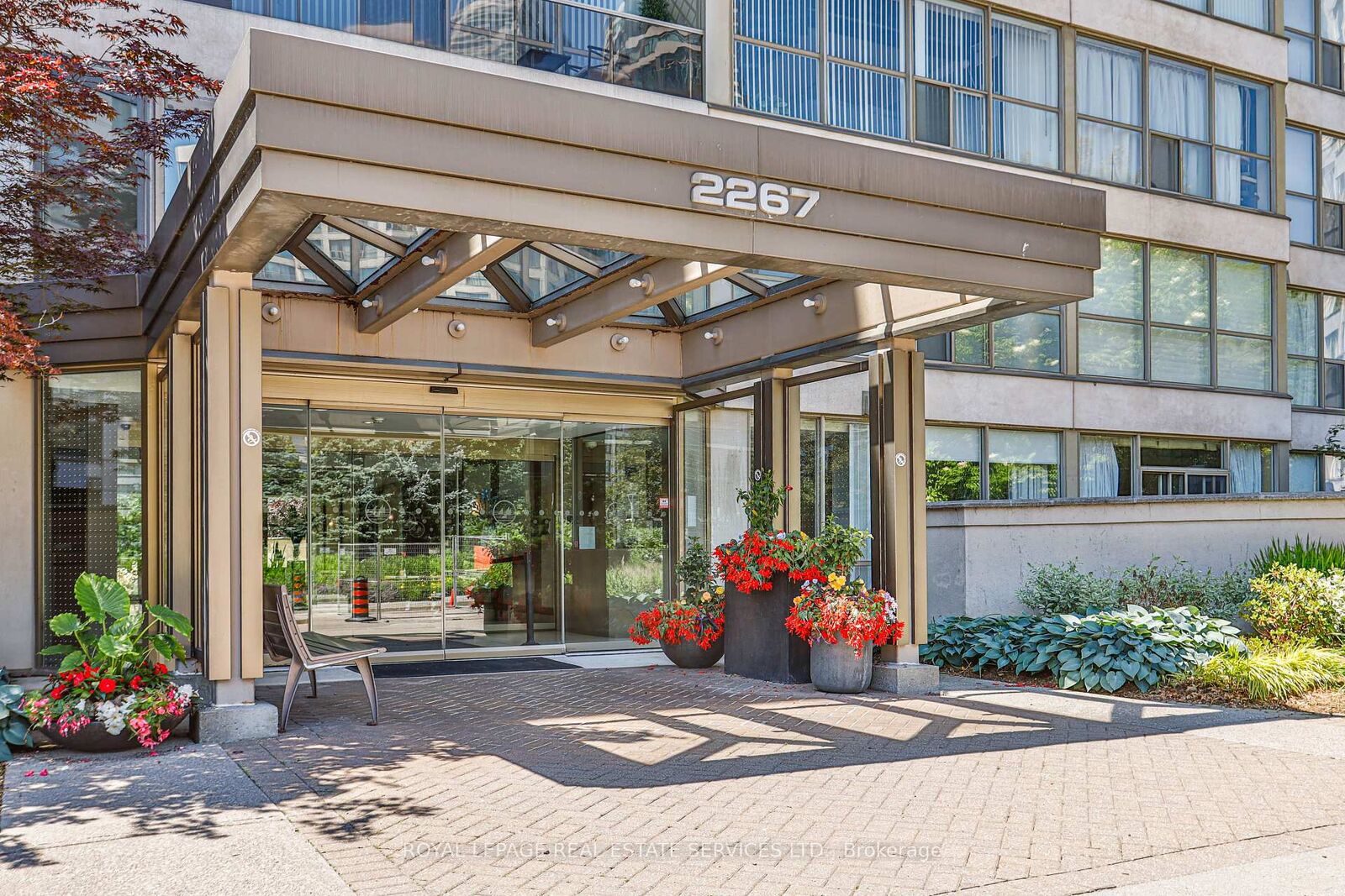 Property Photo:  2267 Lake Shore Boulevard W 1304  ON M8V 3X2 
