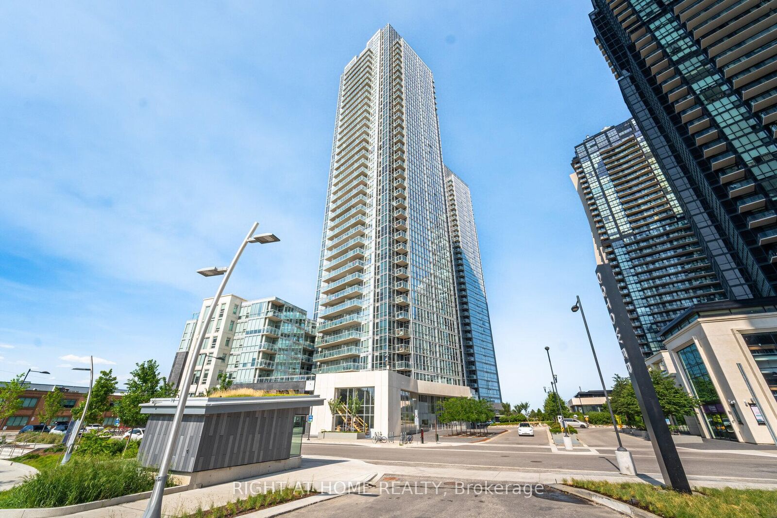 Property Photo:  2908 Highway 7 Road 1704  ON L4K 0K5 