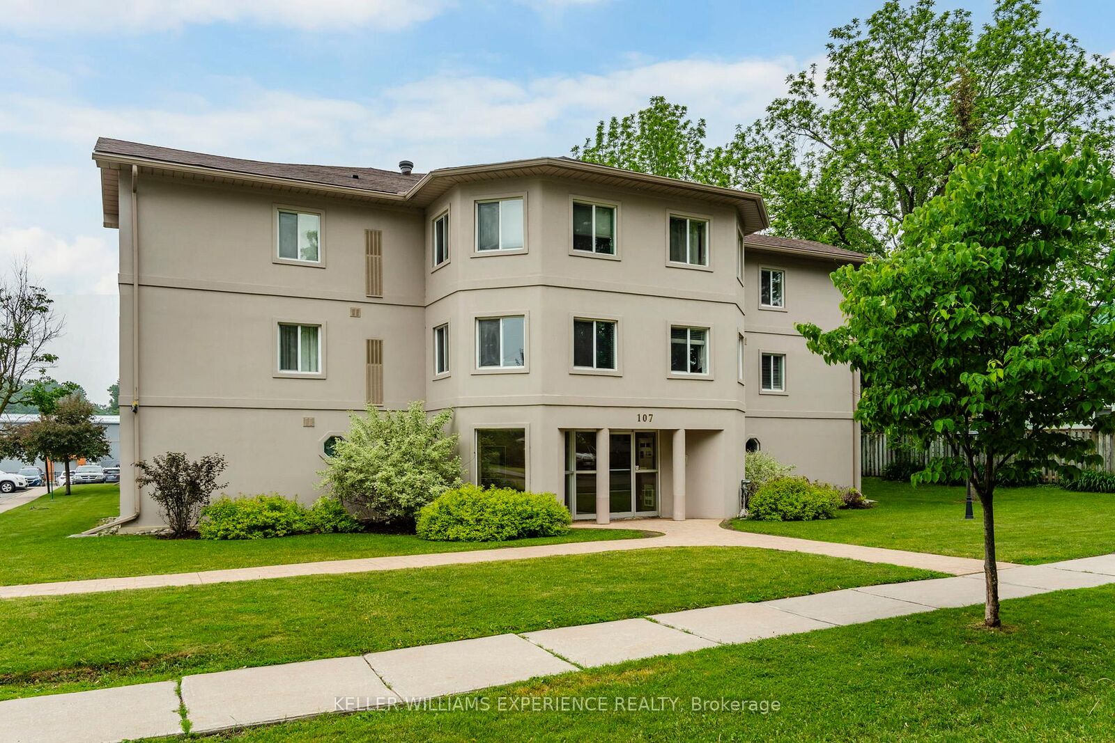 Property Photo:  107 Bond Street 208  ON L3V 1J7 