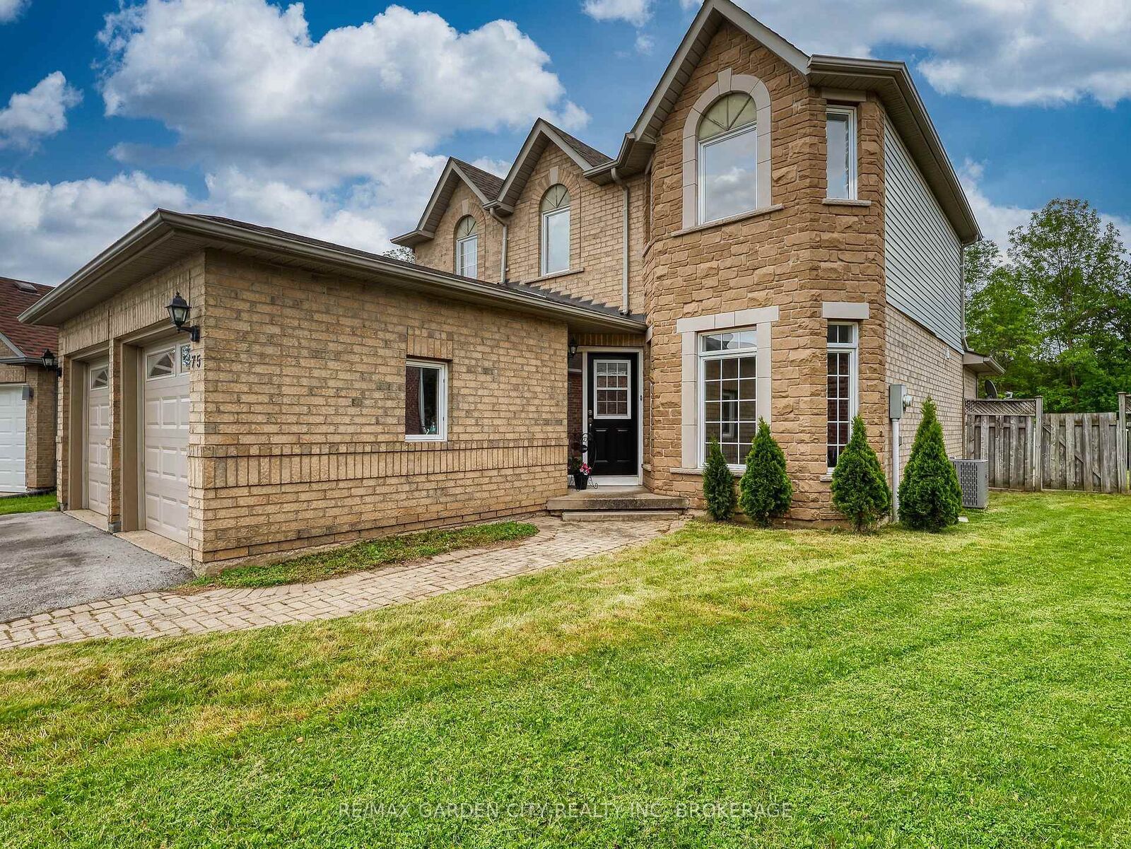 Property Photo:  75 Jackson Court E  ON L3C 7G4 