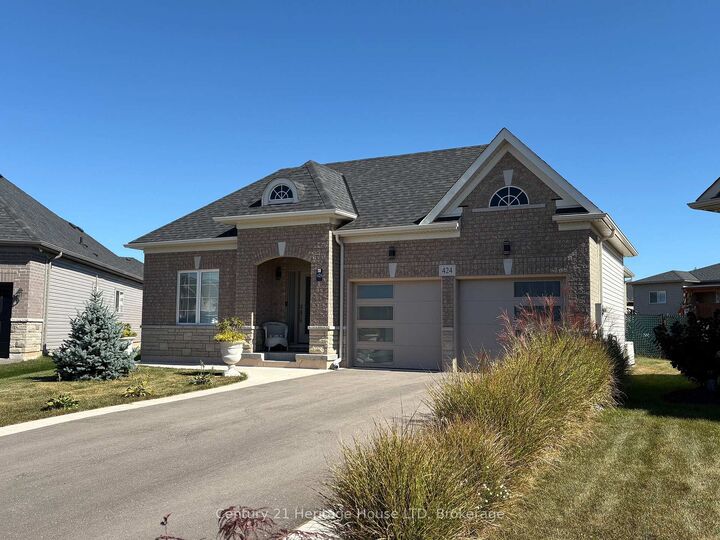 Property Photo:  424 Williams Crescent  ON L2A 0E9 