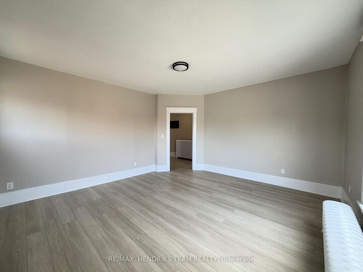 Property Photo:  3 Main Street W #1  ON L3M 1M7 
