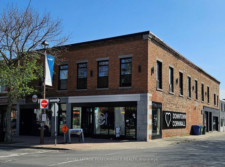 Property Photo:  