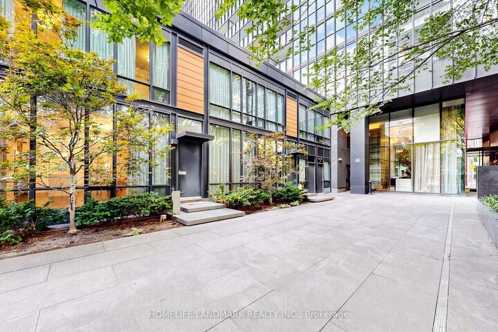 Property Photo:  110 Charles Street E Th03  ON M4Y 1T5 