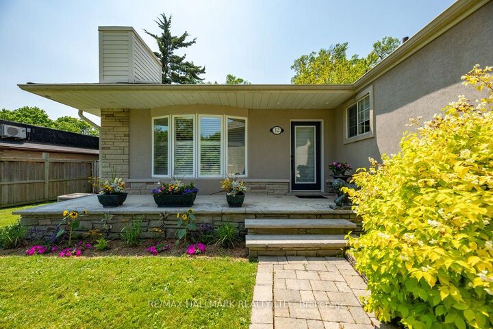 Property Photo:  12 Guildcrest Drive  ON M1E 1E3 