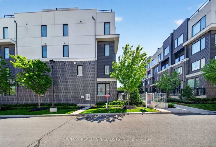 Property Photo: 3472 Widdicombe Way 28 ON L5L 0B8