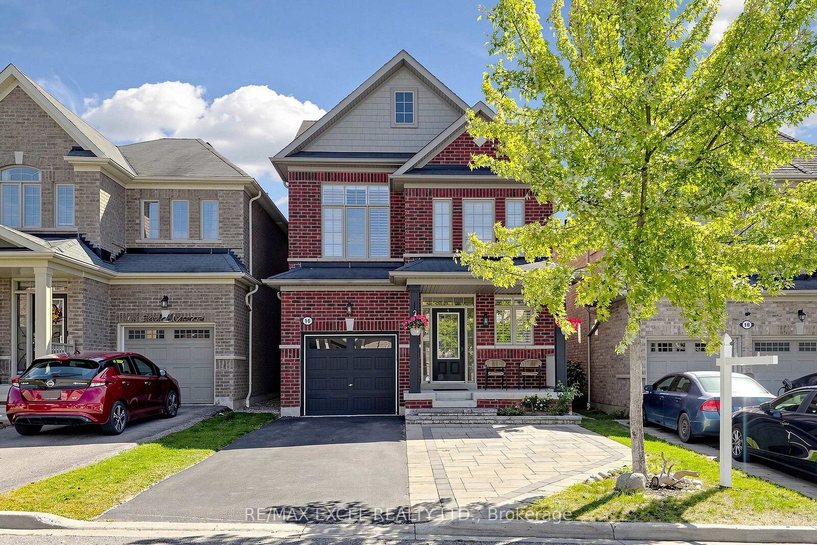 Property Photo:  16 Stockell Crescent  ON L1T 0M5 