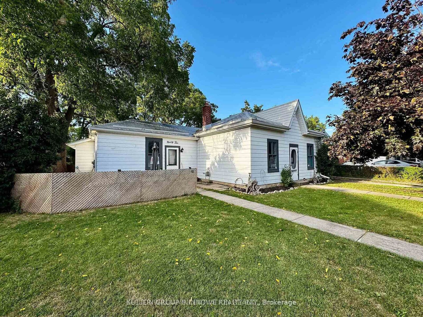 Property Photo:  92 Francis Street  ON N1S 2A1 