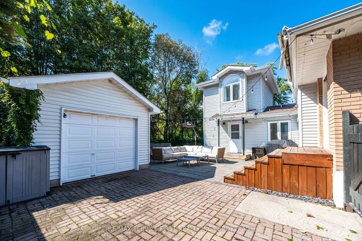 Property Photo:  447 McEwen Drive  ON K7M 3W6 