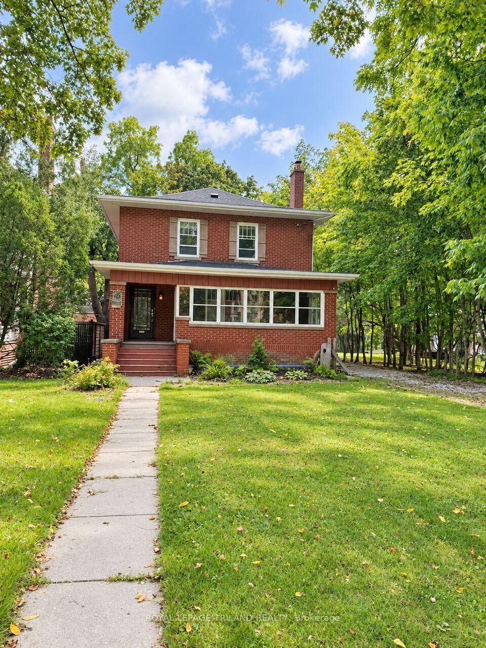 Property Photo: 46 Rosebery Place ON N5R 2H7
