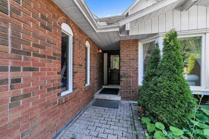Property Photo:  37 Gretman Crescent  ON L3T 5L9 