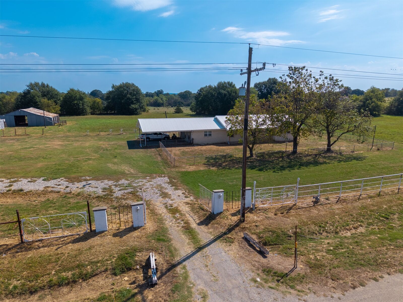 Property Photo:  17248 Lake Highway  OK 74538 