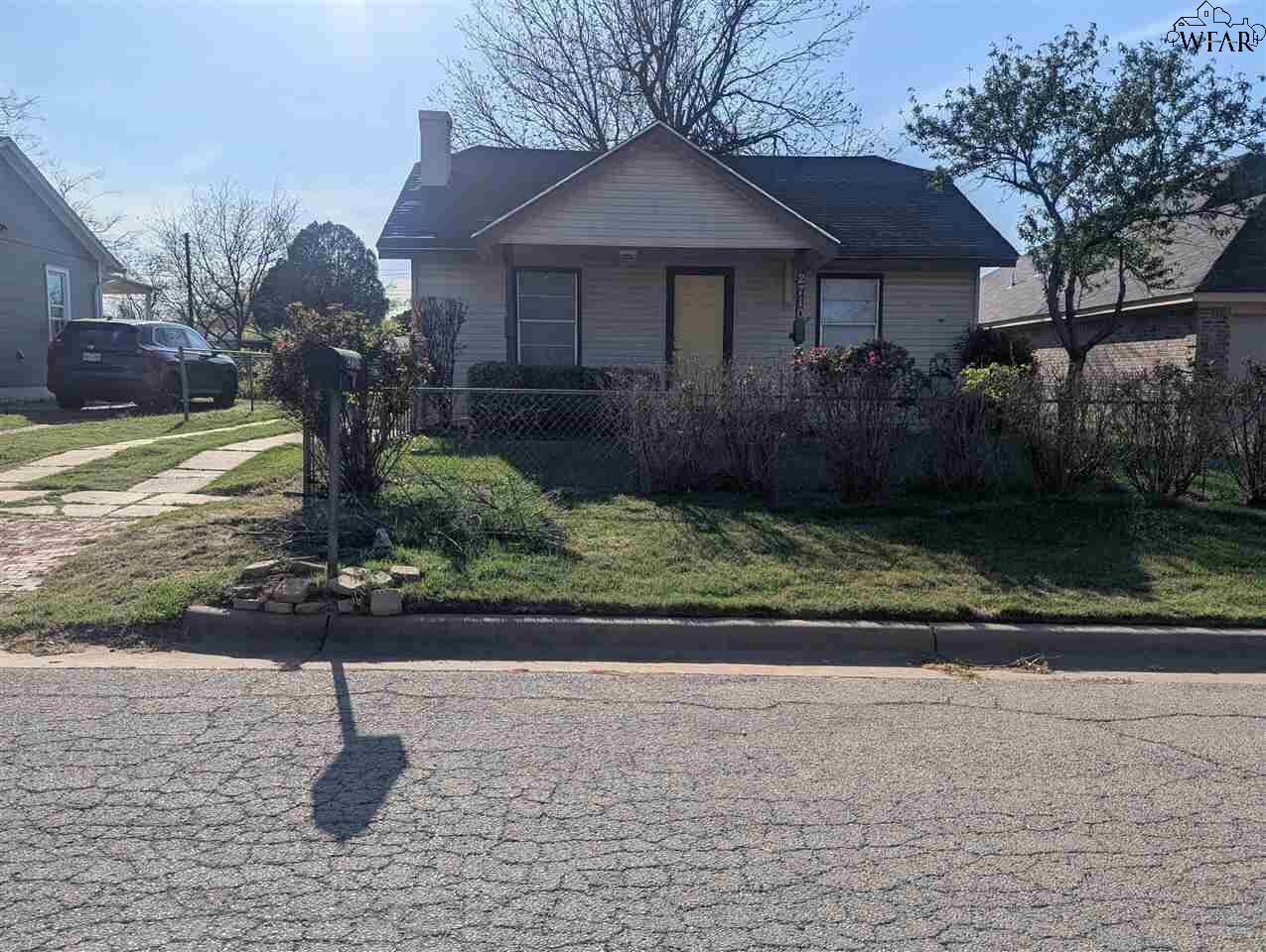 Property Photo:  2710 Sherman Road  TX 76309-5118 