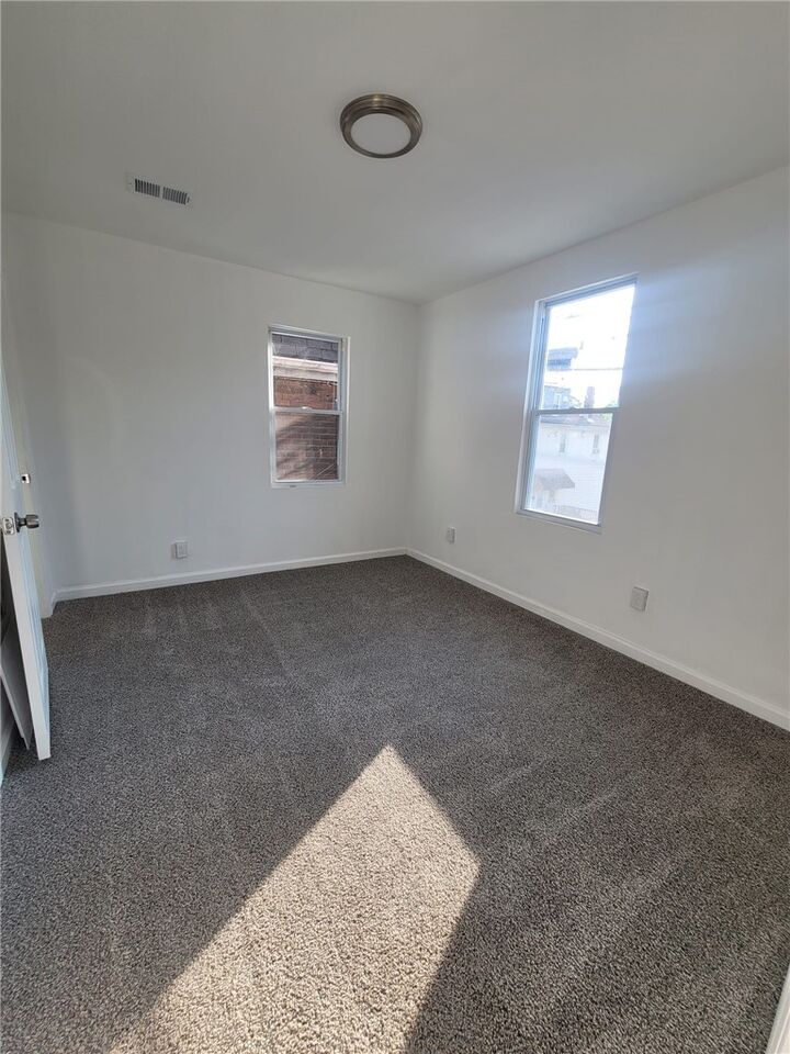 Property Photo:  2346 Main St  PA 15235 