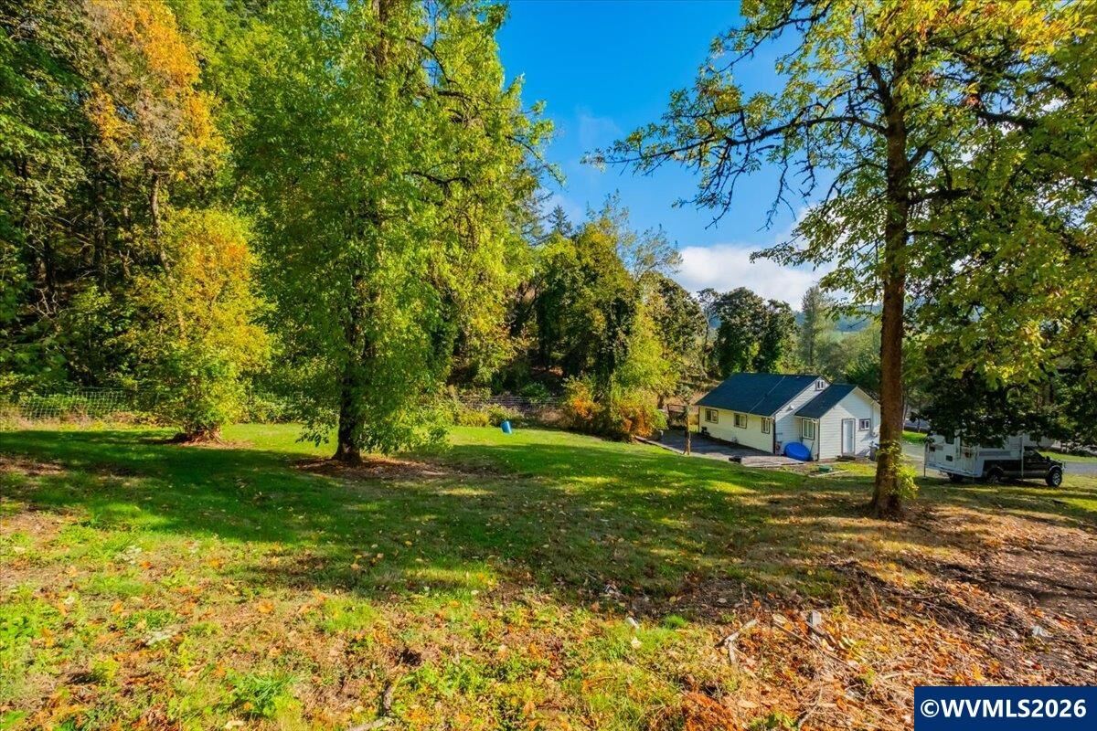 Property Photo: 10175 Sunnyside Rd SE OR 97352