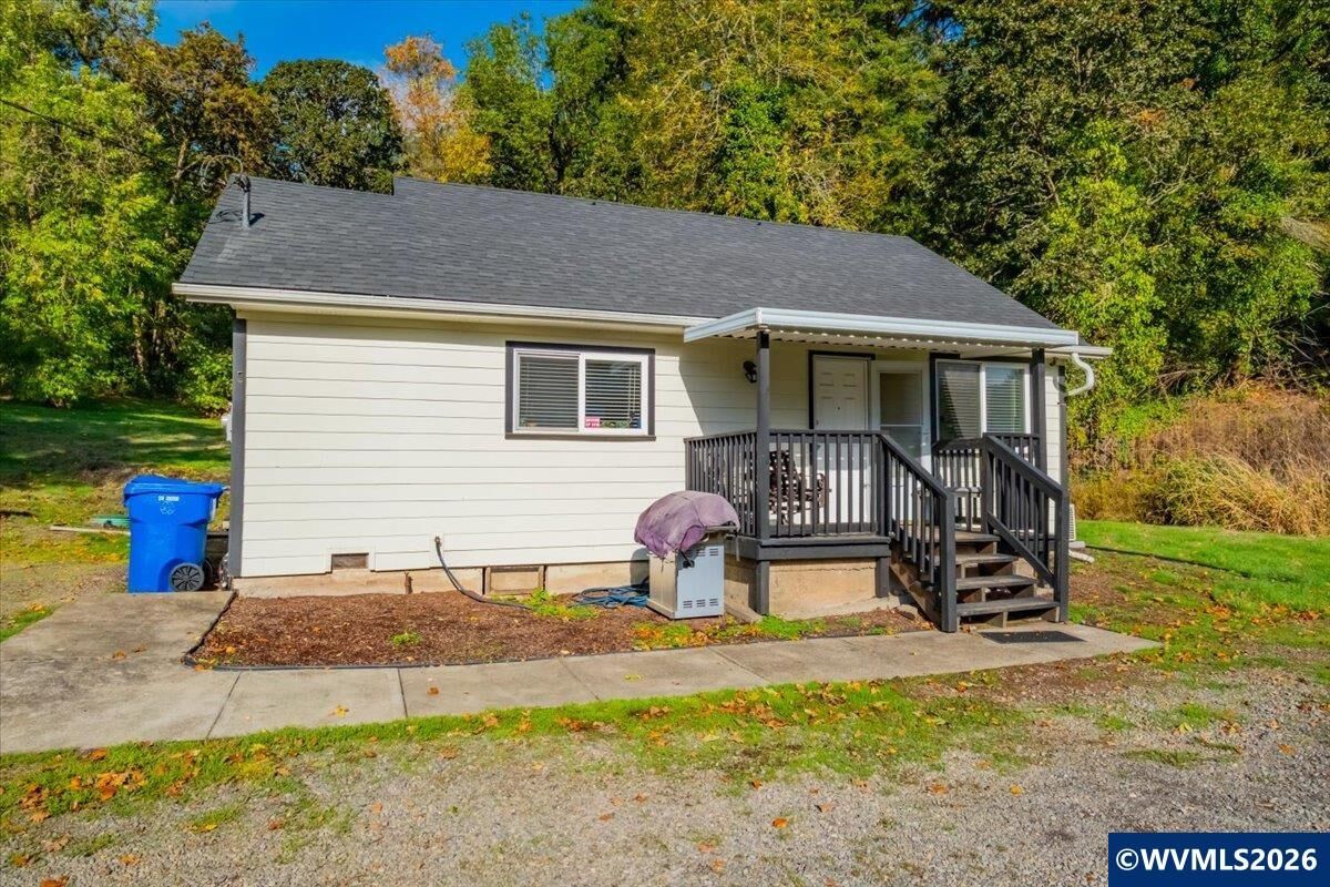 Property Photo:  10175 Sunnyside Rd SE  OR 97352 