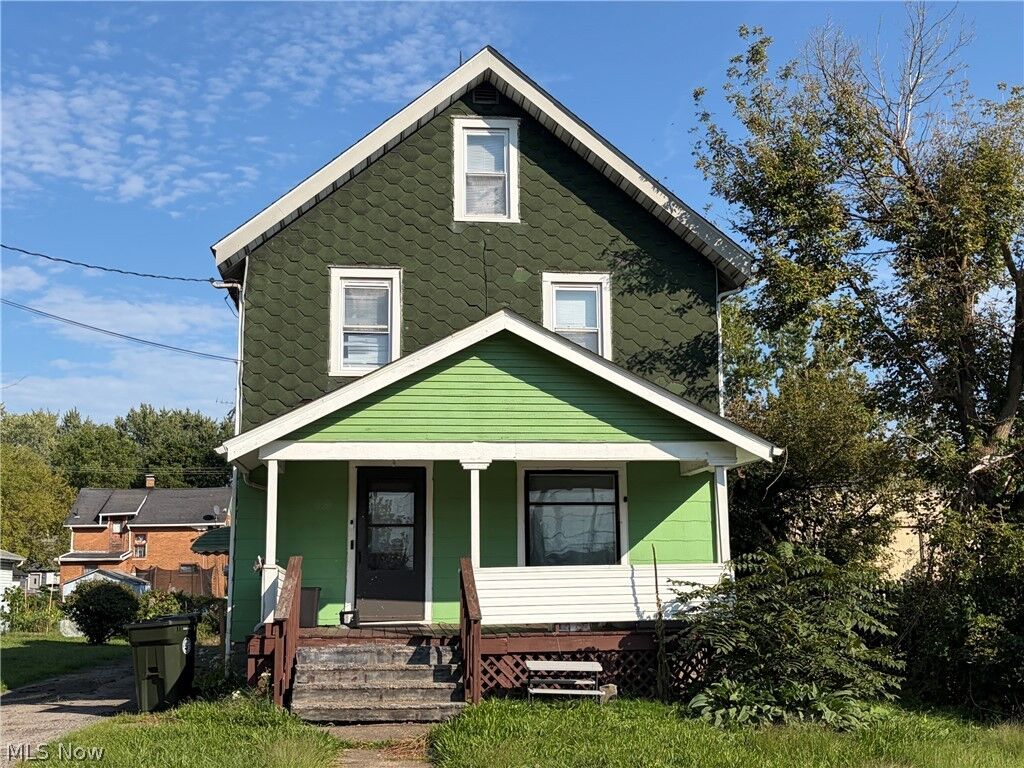 Property Photo:  1587 Homewood Avenue SE  OH 44484 